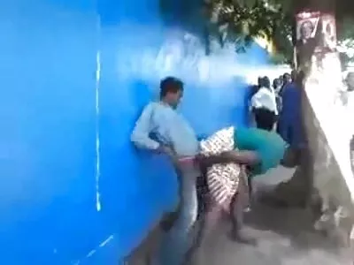 Milf ត្រូវ​បាន​គេ​វាយ​លើ​សាឡុង